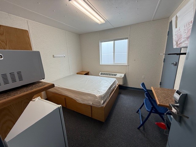 2 Units - Modular Trailer Mounted Buildings With 30 Jack & Jill Rooms And 4 Private Ensuite Rooms)